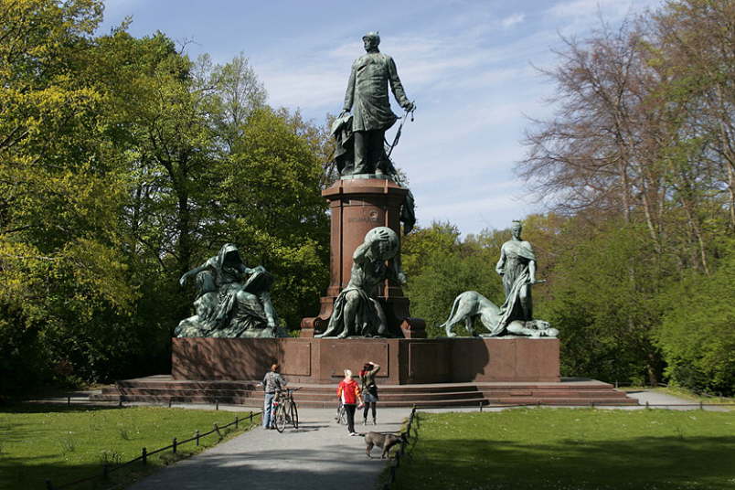 Bismarck-Denkmal am Groen Stern in Berlin
